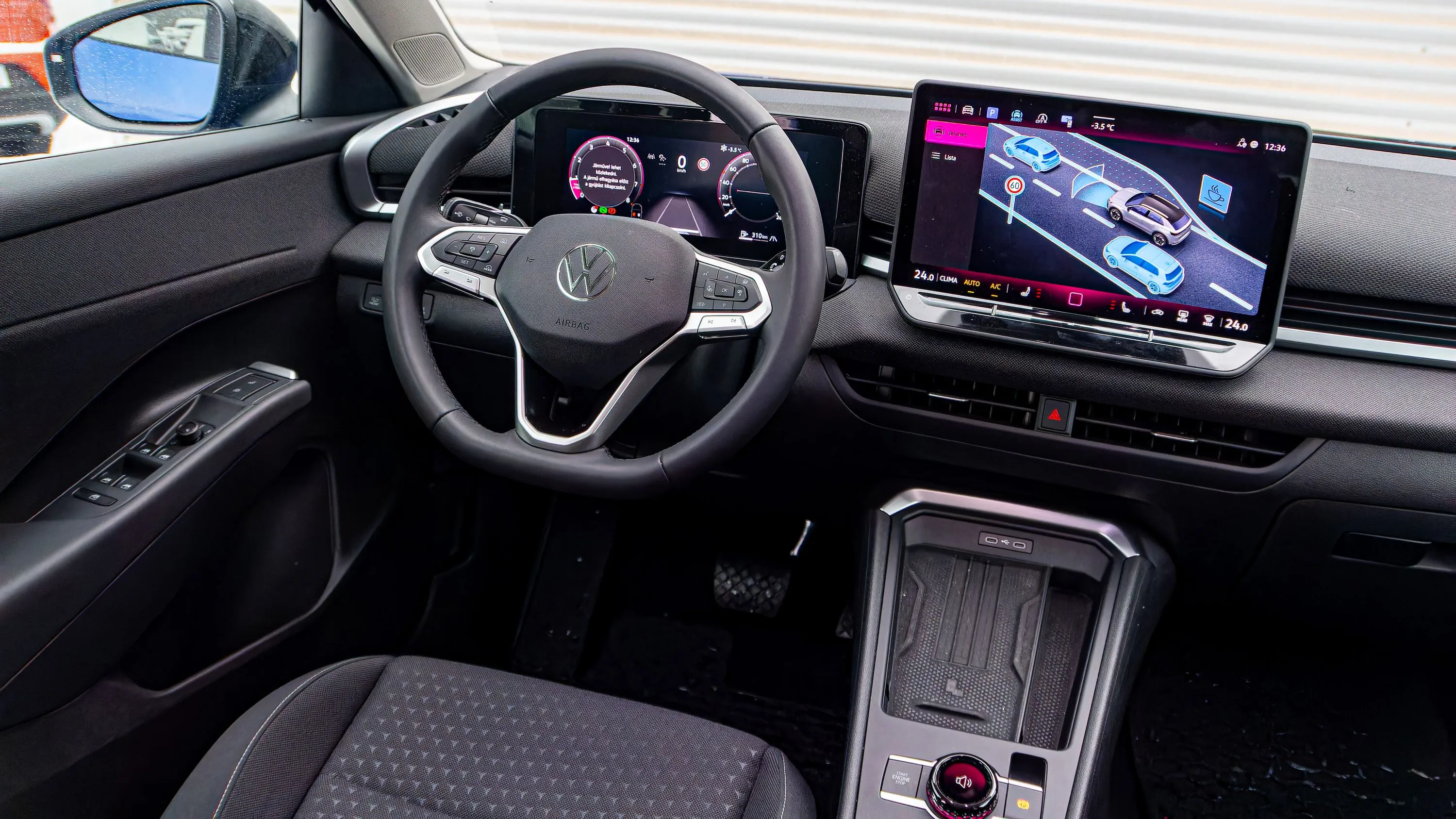 T-Roc Life 1.5 eTSI DSG képe