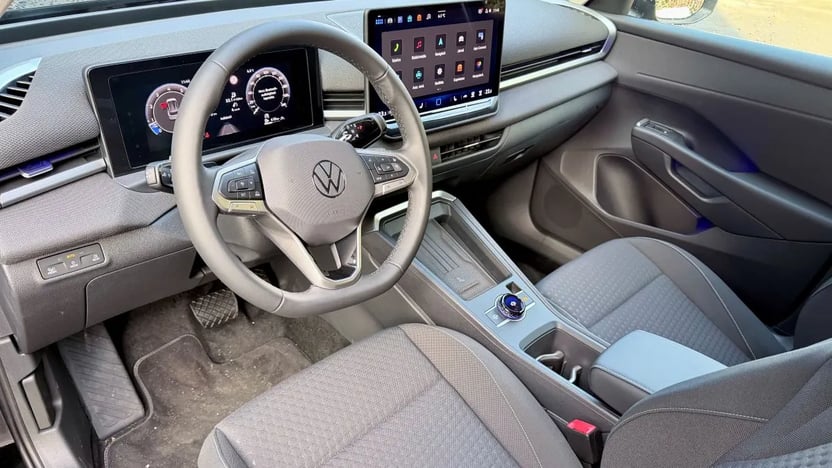 T-Roc Life 1.5 eTSI DSG képe