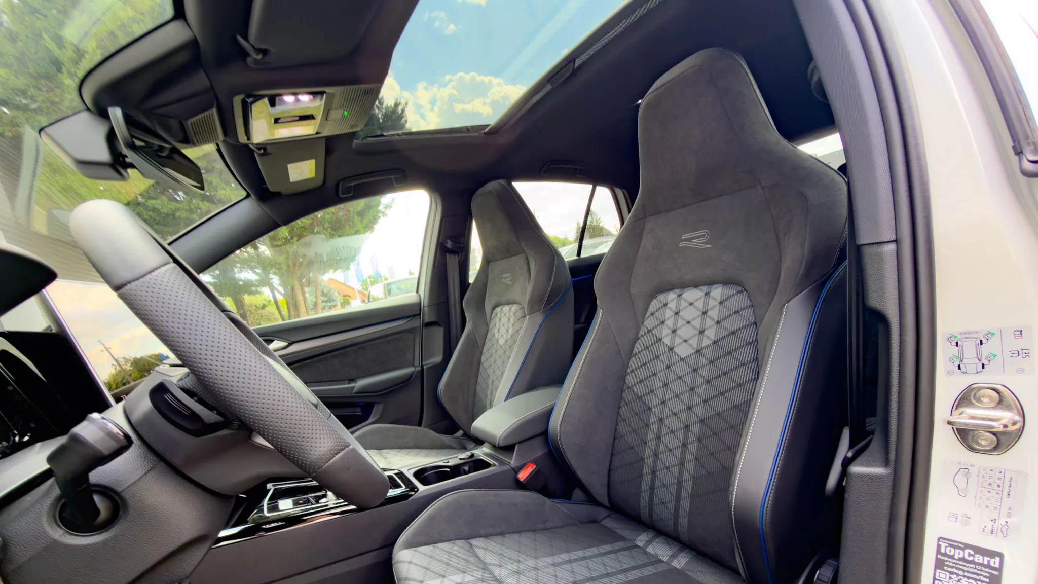Golf R-Line MAX 1.5 eTSI DSG képe