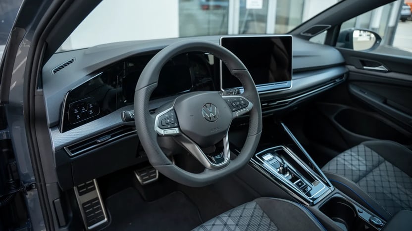 Golf R-Line MAX 1.5 eTSI DSG képe