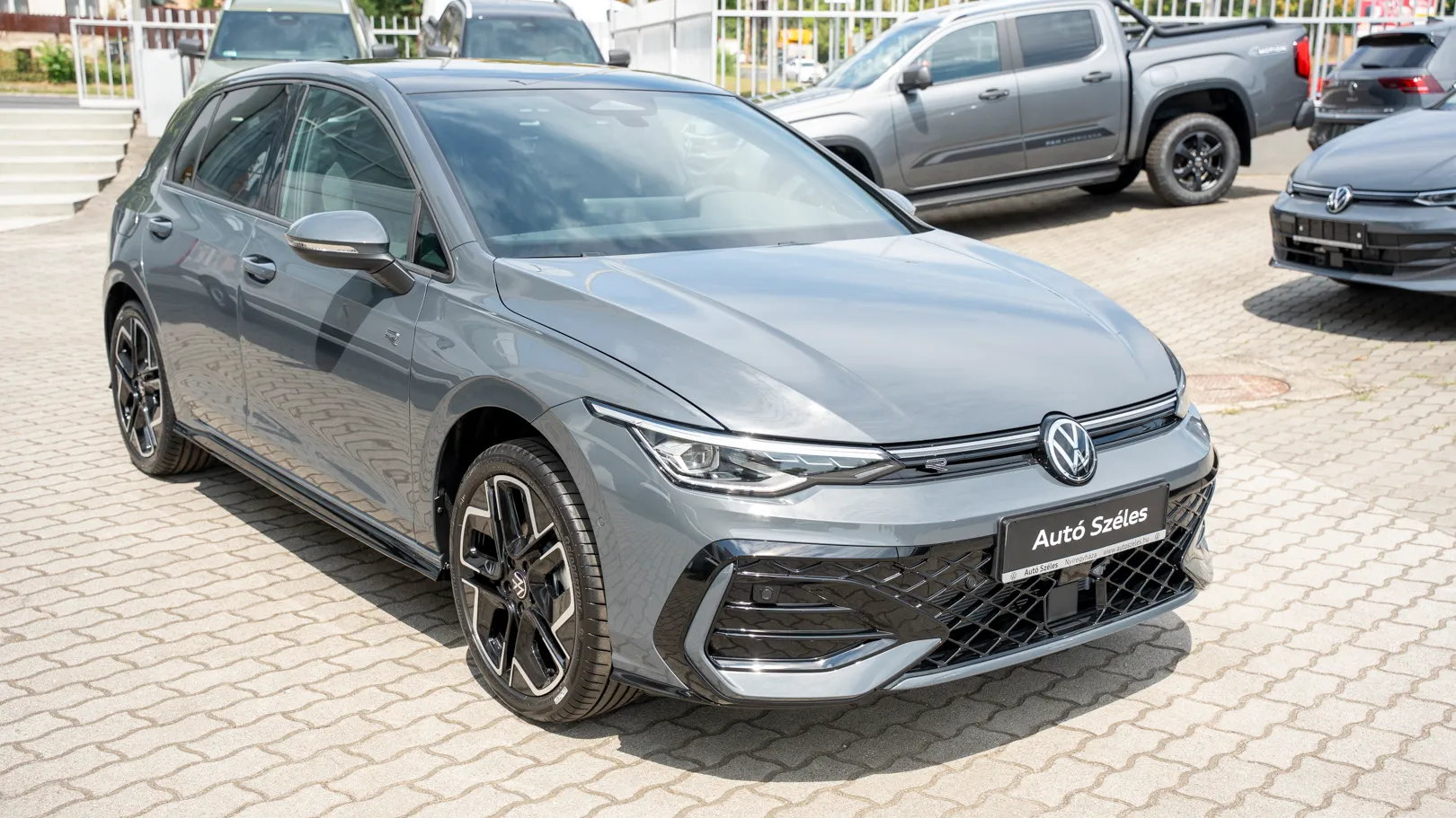 Golf R-Line MAX 1.5 eTSI DSG képe