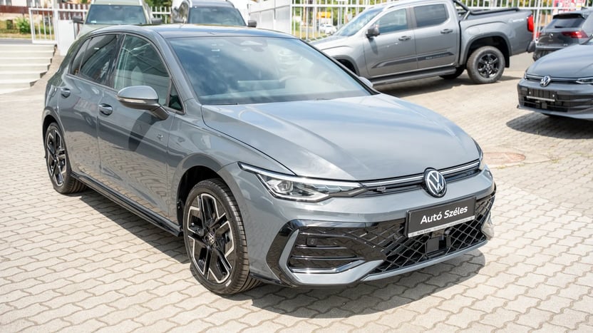 Golf R-Line MAX 1.5 eTSI DSG képe
