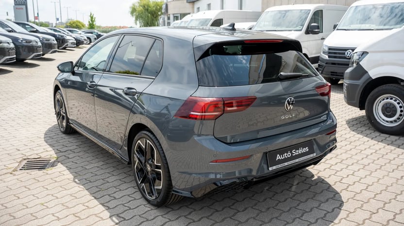 Golf R-Line MAX 1.5 eTSI DSG képe
