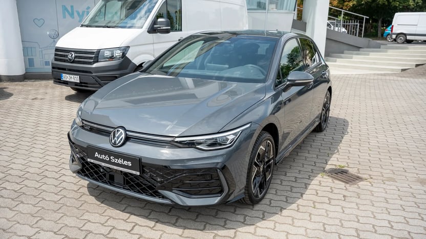 Golf R-Line MAX 1.5 eTSI DSG képe