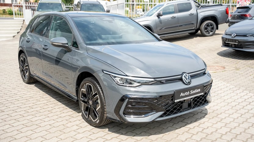 Golf R-Line MAX 1.5 eTSI DSG képe
