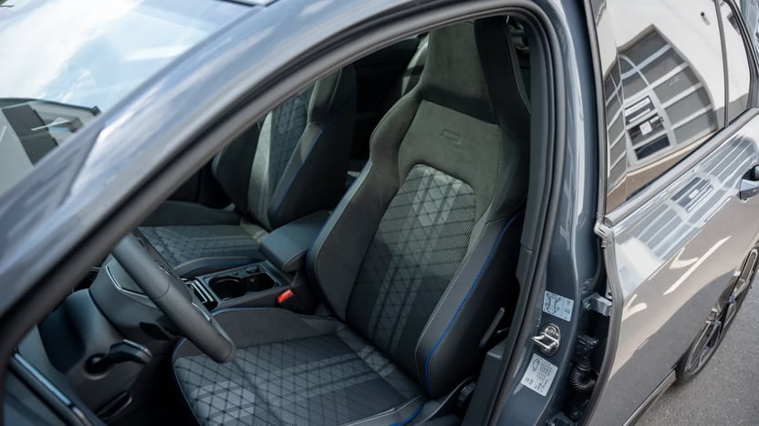 Golf R-Line MAX 1.5 eTSI DSG képe