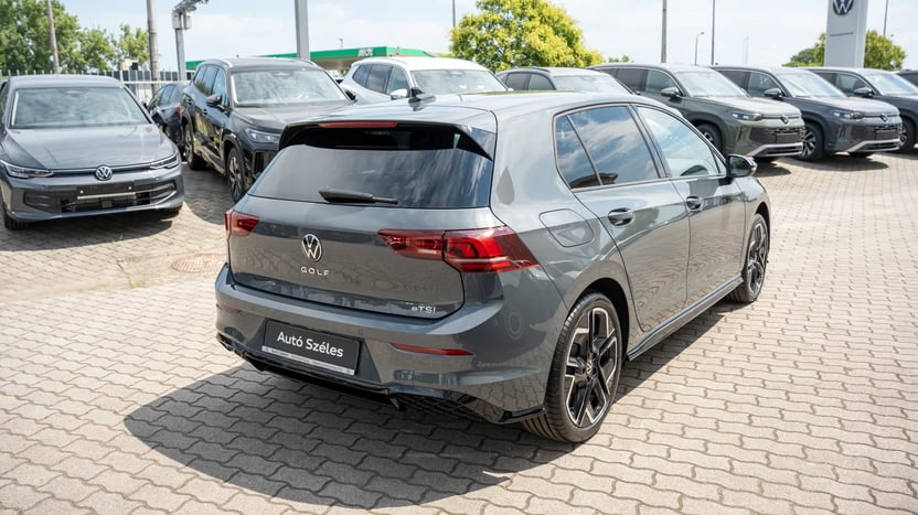 Golf R-Line MAX 1.5 eTSI DSG képe
