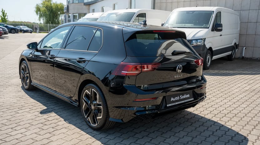 Golf R-Line MAX 1.5 eTSI DSG képe