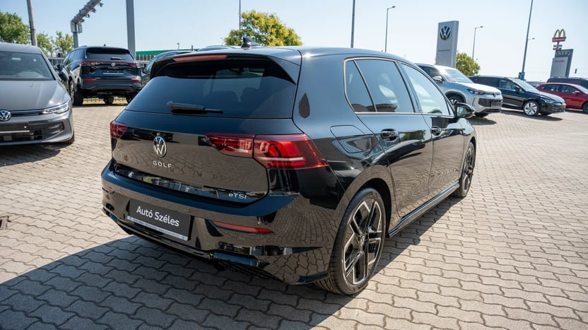 Golf R-Line MAX 1.5 eTSI DSG képe