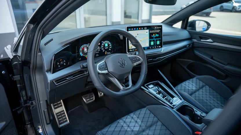 Golf R-Line MAX 1.5 eTSI DSG képe
