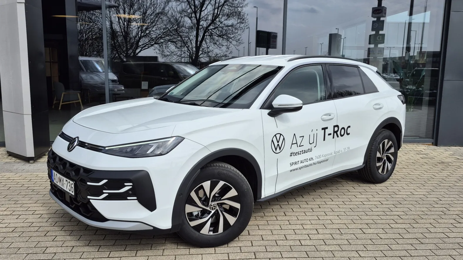 T-Roc Life 1.5 eTSI DSG képe