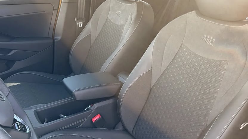 T-Roc R-Line 1.5 eTSI DSG képe