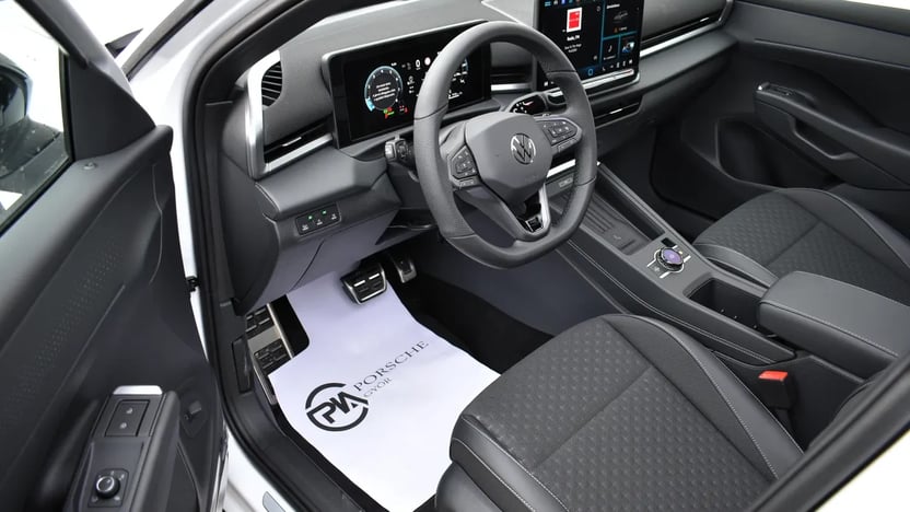 T-Roc R-Line 1.5 eTSI DSG képe