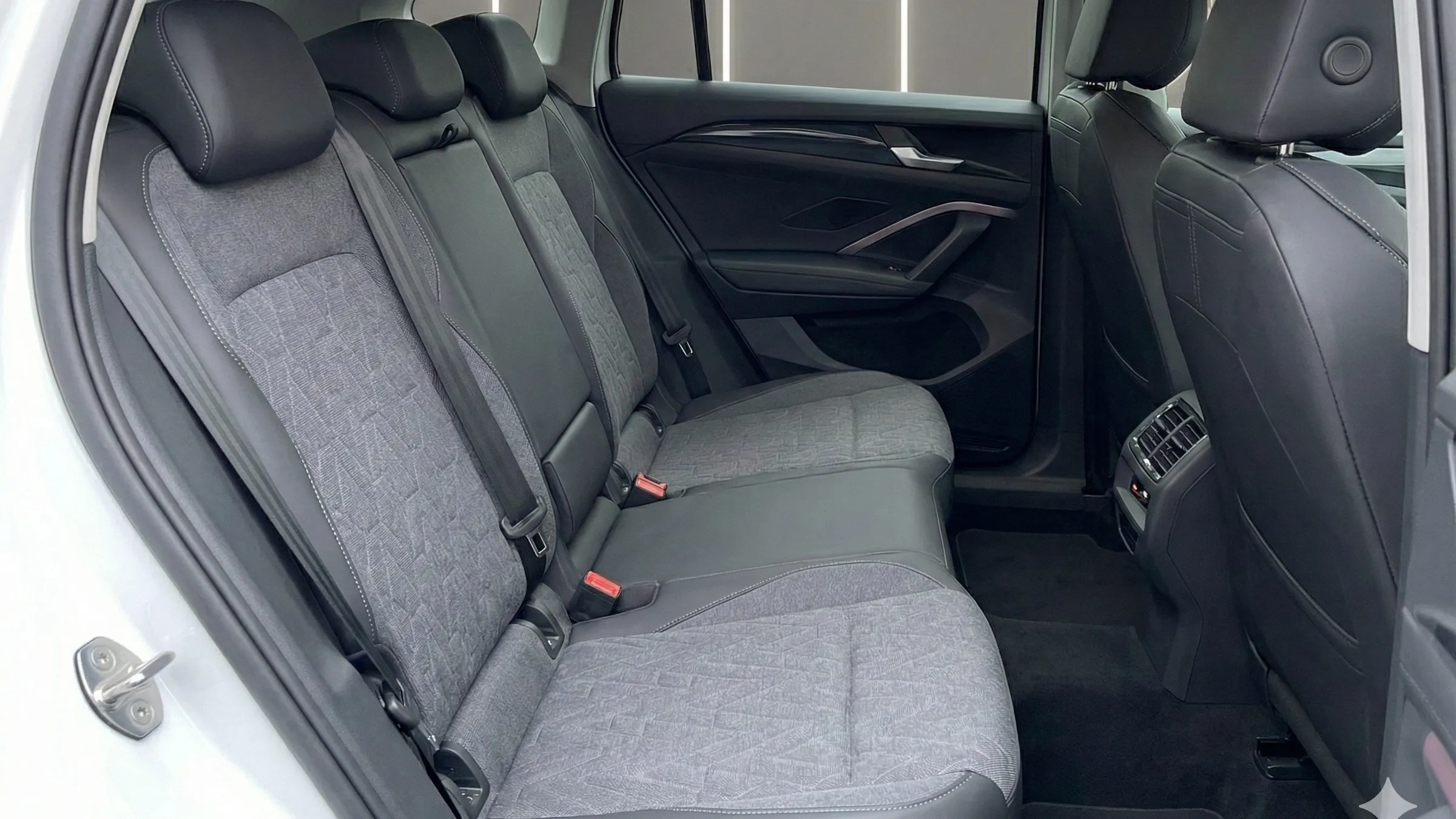 Tiguan Prime 2.0 TDI DSG képe