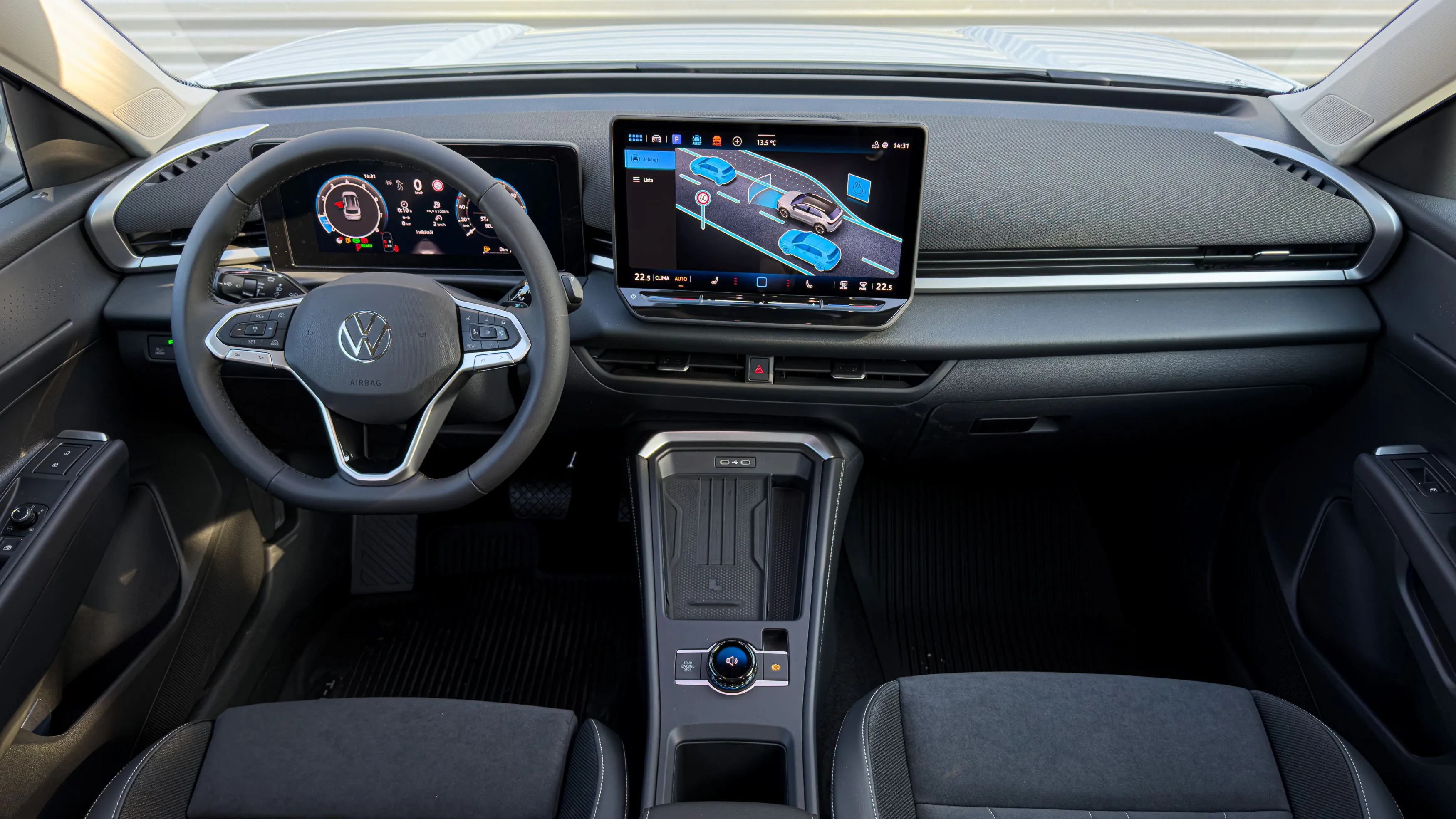 T-Roc Style 1.5 eTSI DSG képe