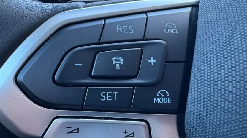T-Roc Life 1.5 eTSI DSG képe