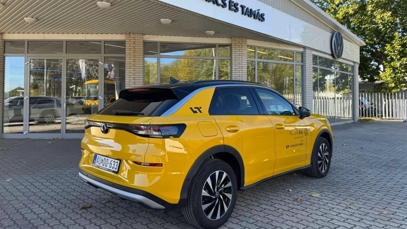 T-Roc Life 1.5 eTSI DSG képe