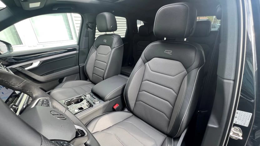 Touareg 3.0 V6 TDI R-Line Final Edition képe
