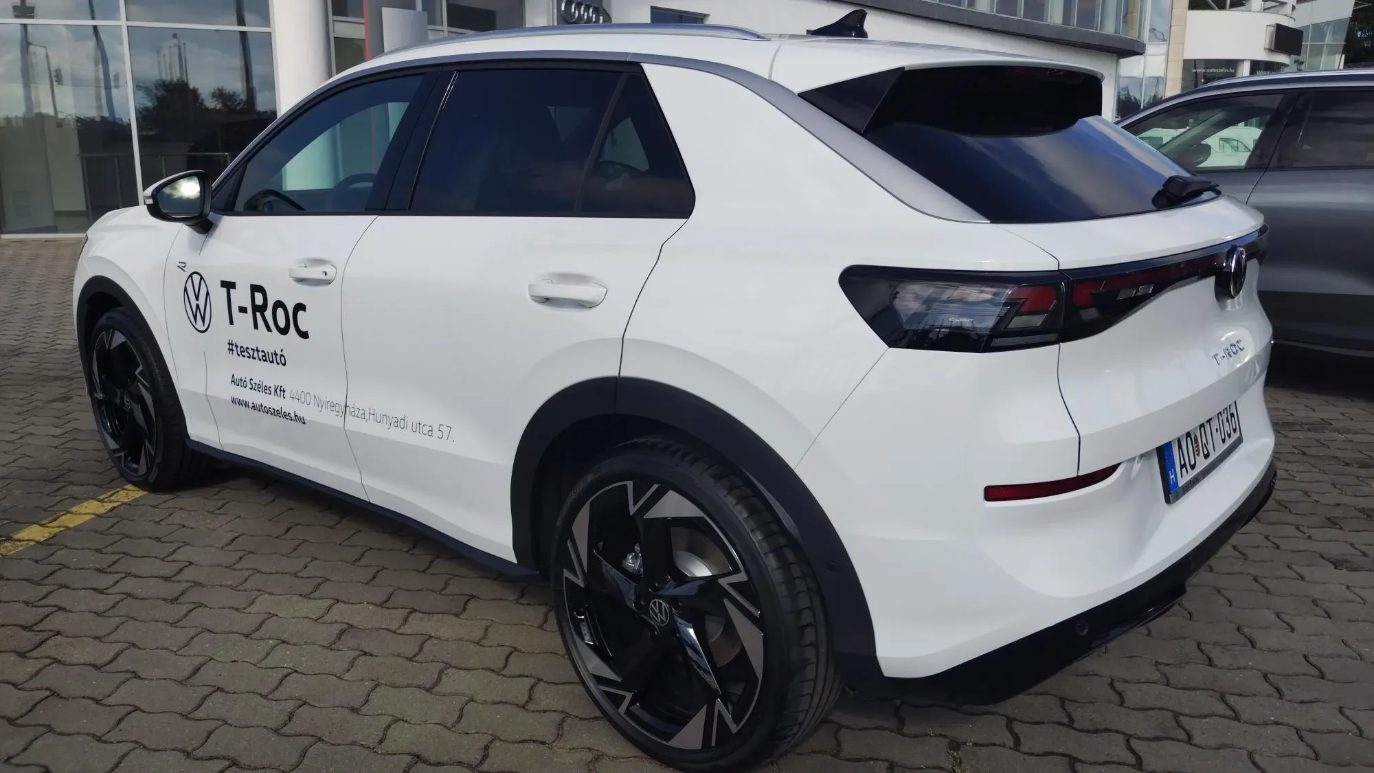 T-Roc R-Line 1.5 eTSI DSG képe