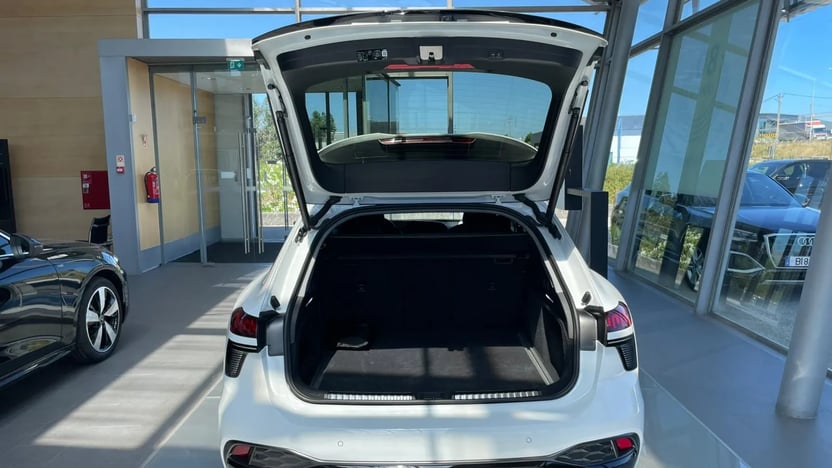 Imagem de um Audi A6 Avant TDI