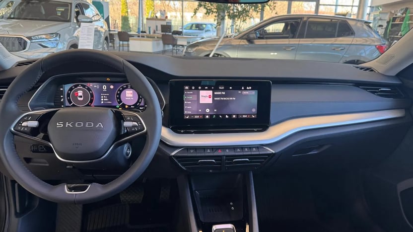 Imaginea unui Octavia Selection 1.5 TSI DSG mHEV