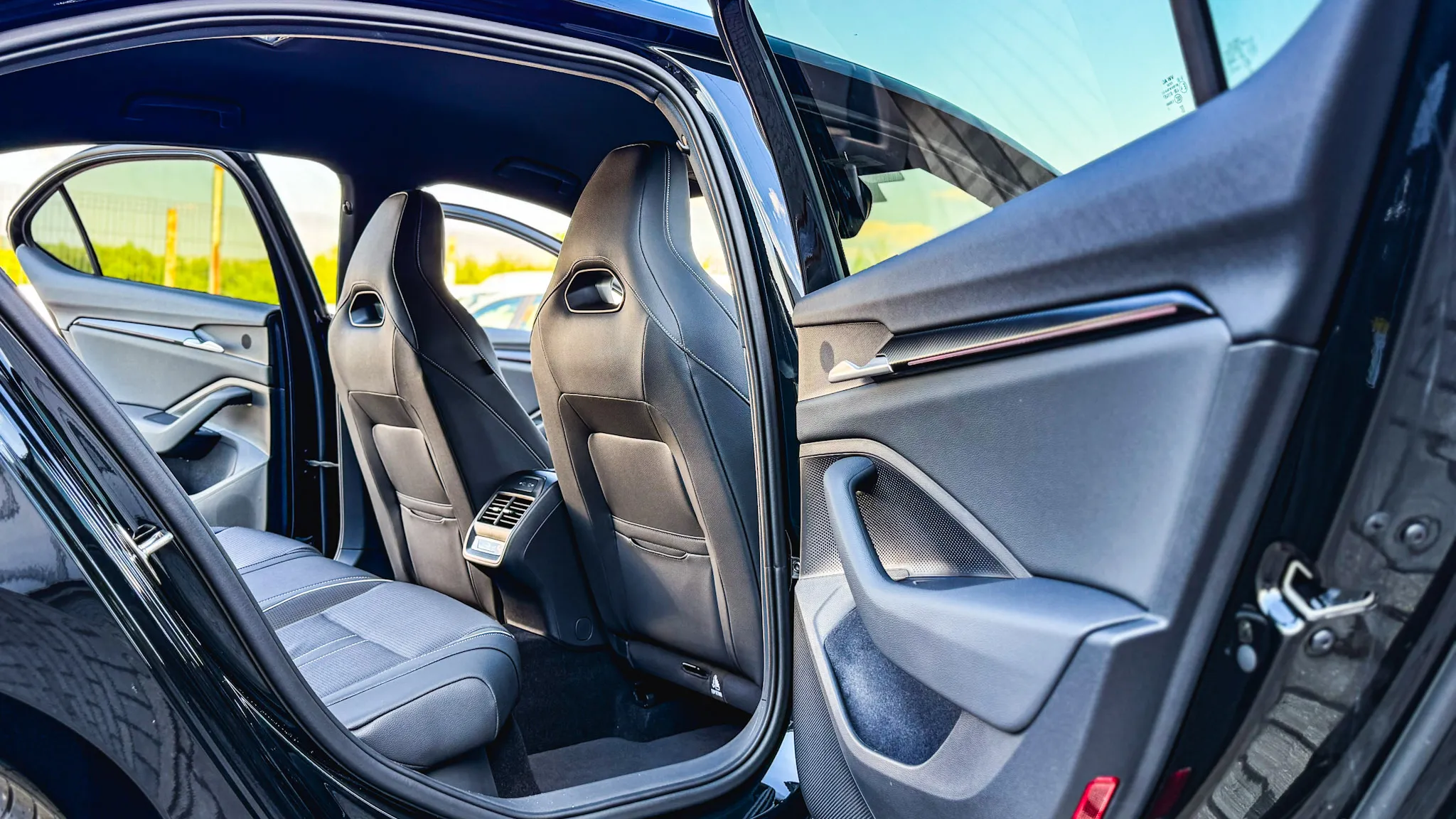 Imaginea unui Superb Sportline 2.0 TDI 4x4 DSG
