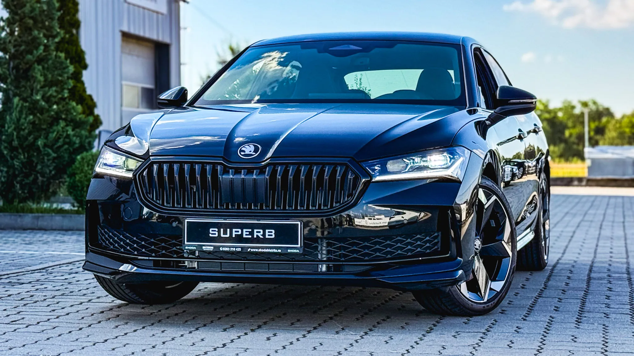 Imaginea unui Superb Sportline 2.0 TDI 4x4 DSG