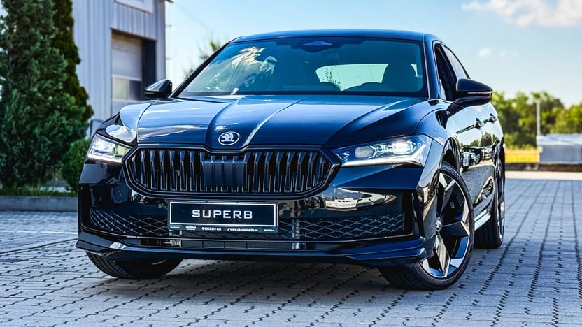 Imaginea unui Superb Sportline 2.0 TDI 4x4 DSG