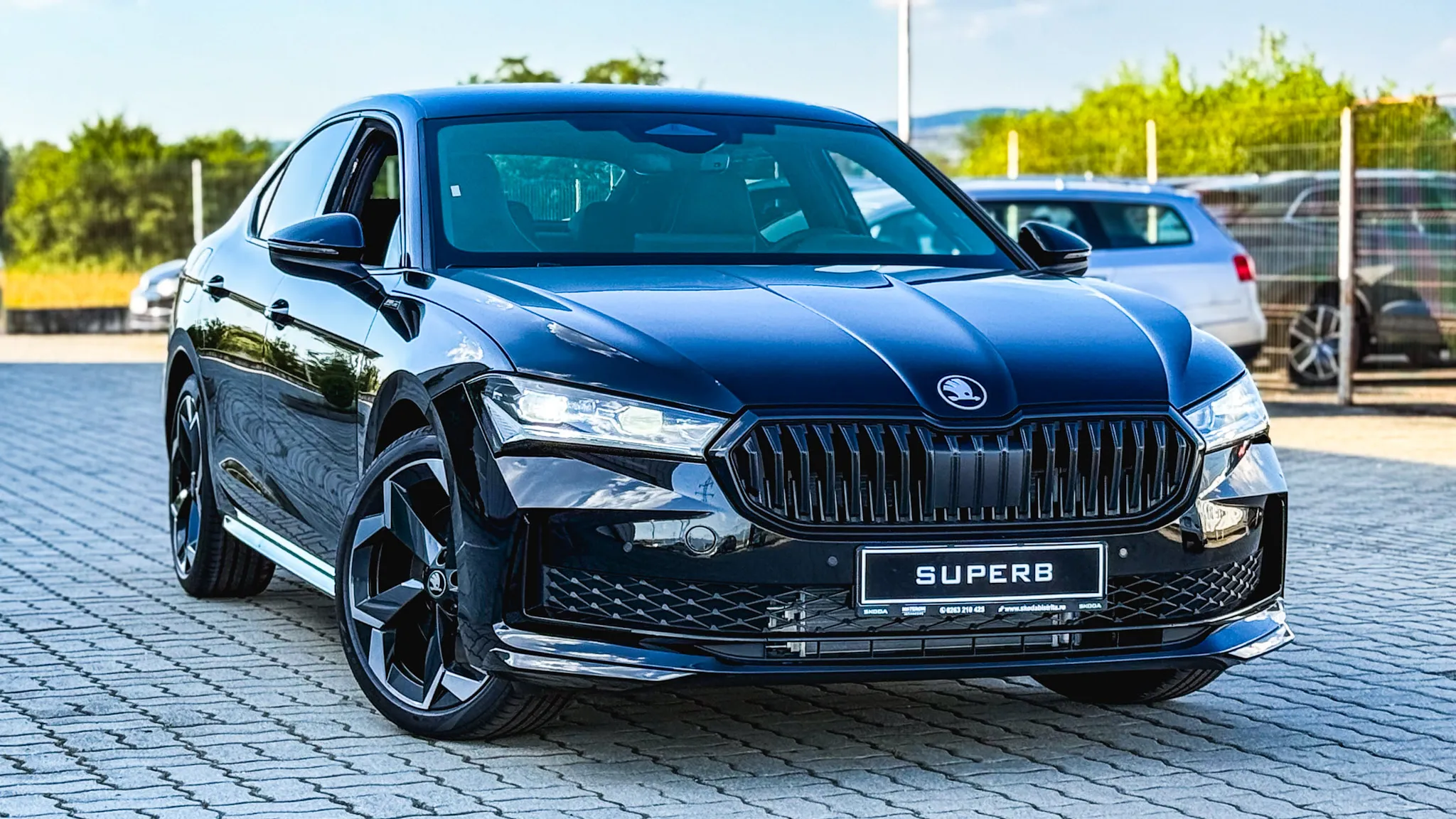 Imaginea unui Superb Sportline 2.0 TDI 4x4 DSG