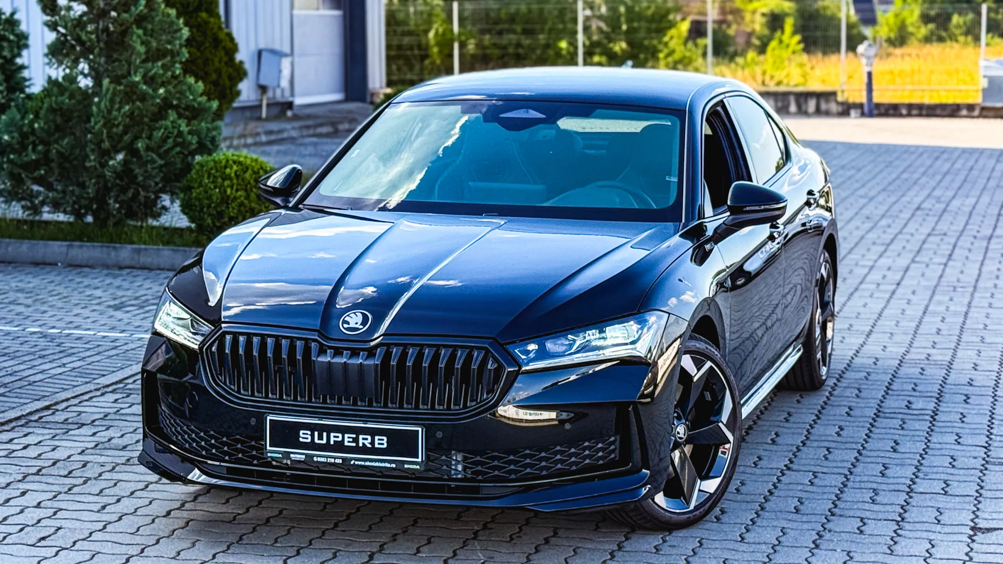 Imaginea unui Superb Sportline 2.0 TDI 4x4 DSG