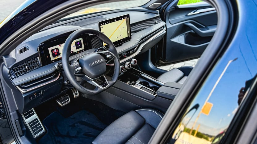 Imaginea unui Superb Sportline 2.0 TDI 4x4 DSG