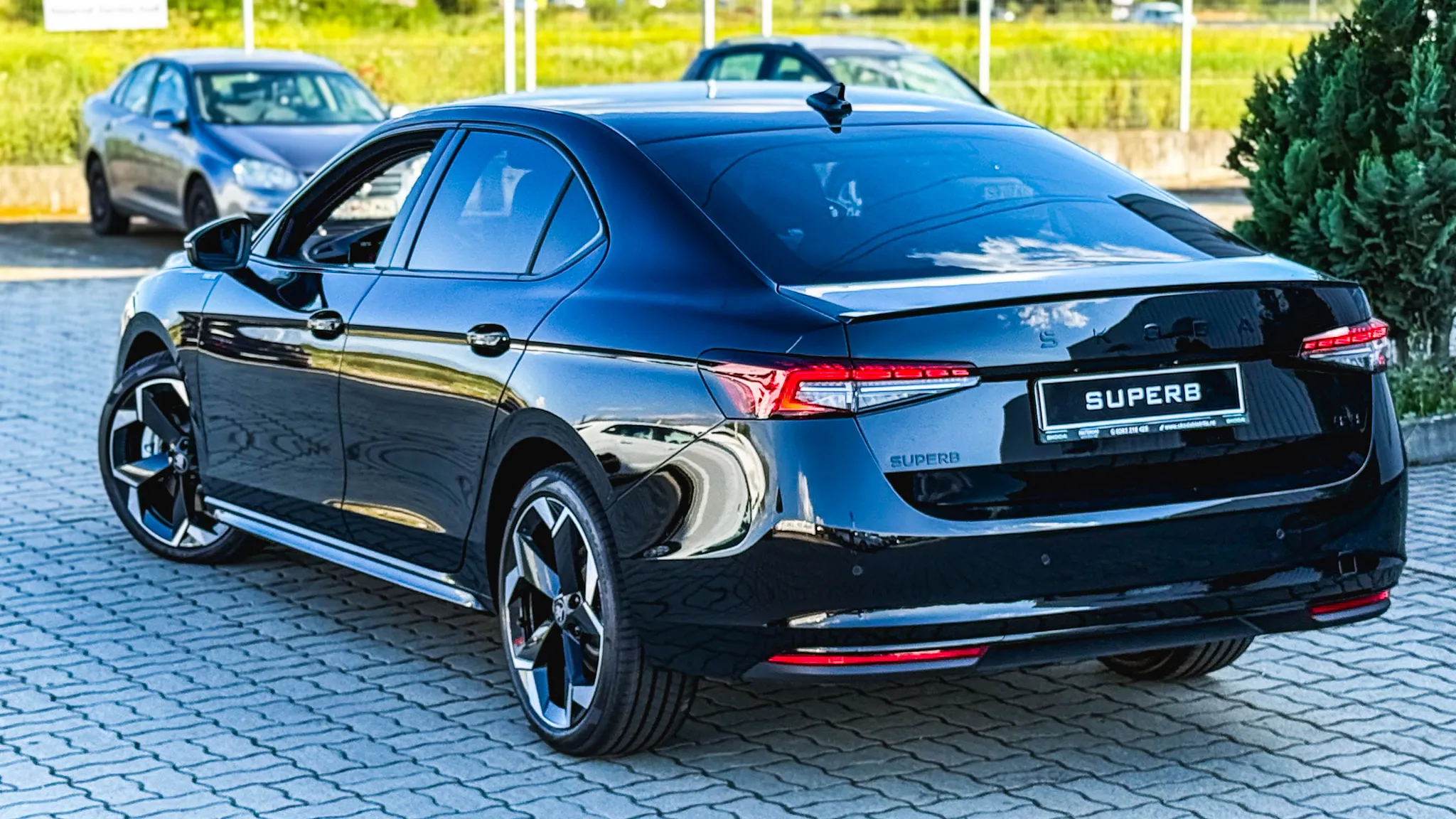 Imaginea unui Superb Sportline 2.0 TDI 4x4 DSG
