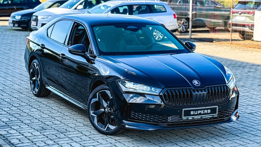 Imaginea unui Superb Sportline 2.0 TDI 4x4 DSG