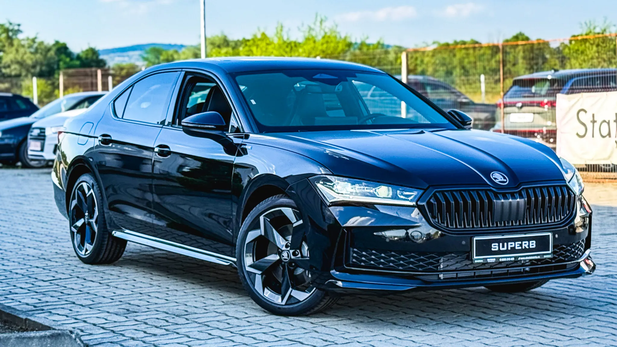 Imaginea unui Superb Sportline 2.0 TDI 4x4 DSG