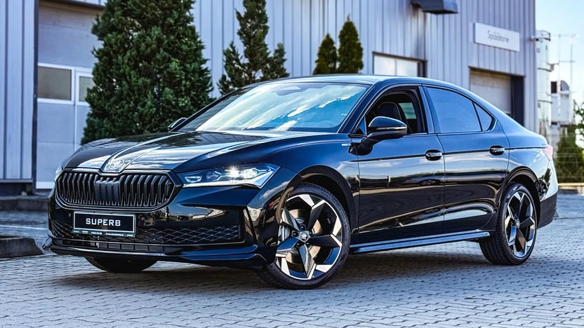 Imaginea unui Superb Sportline 2.0 TDI 4x4 DSG