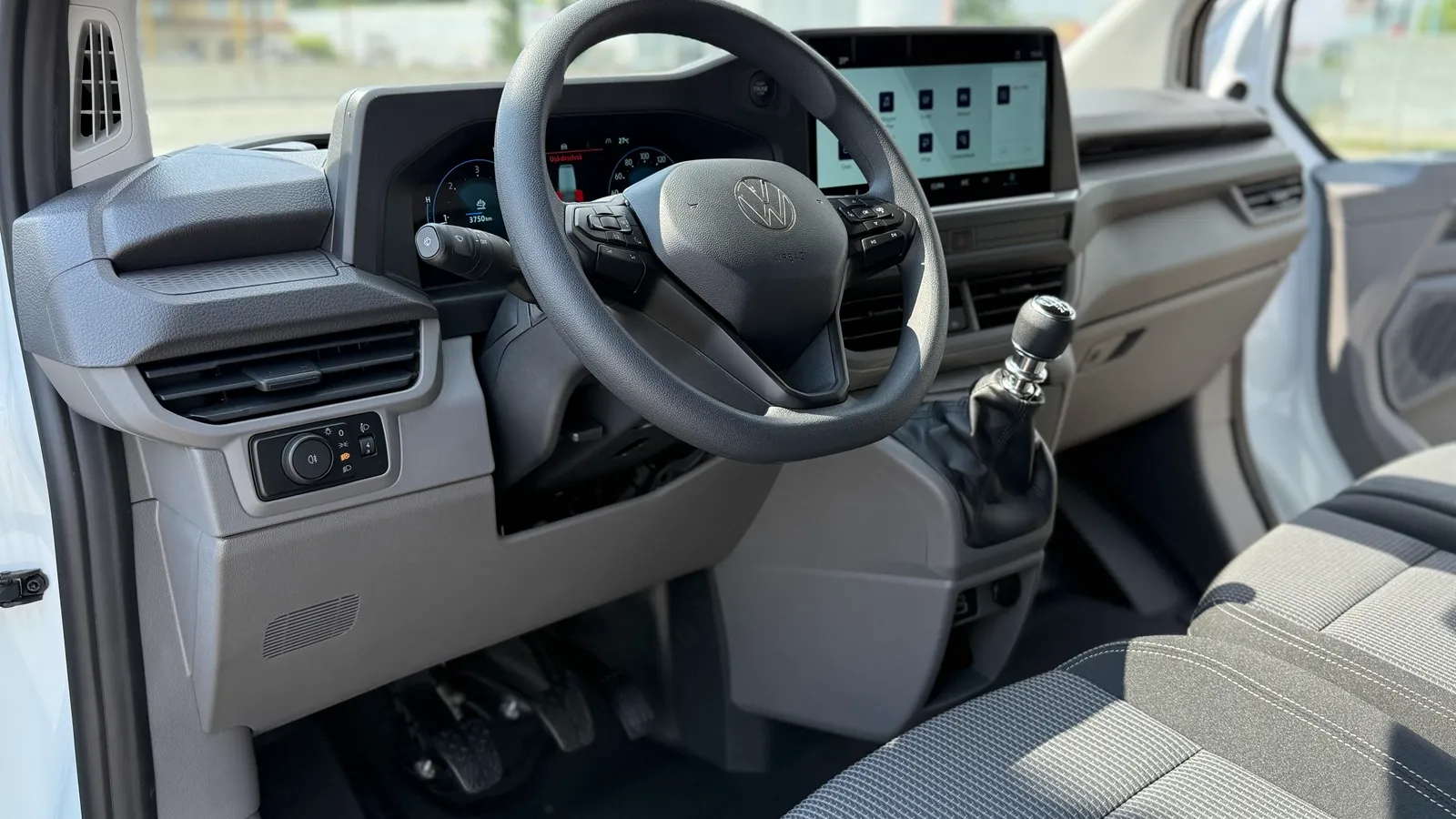 Imaginea unui T7 Furgon LR 2.0 TDI 81 kW