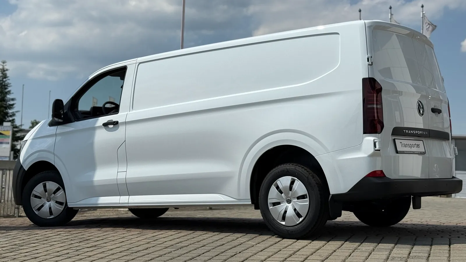 Imaginea unui T7 Furgon LR 2.0 TDI 81 kW