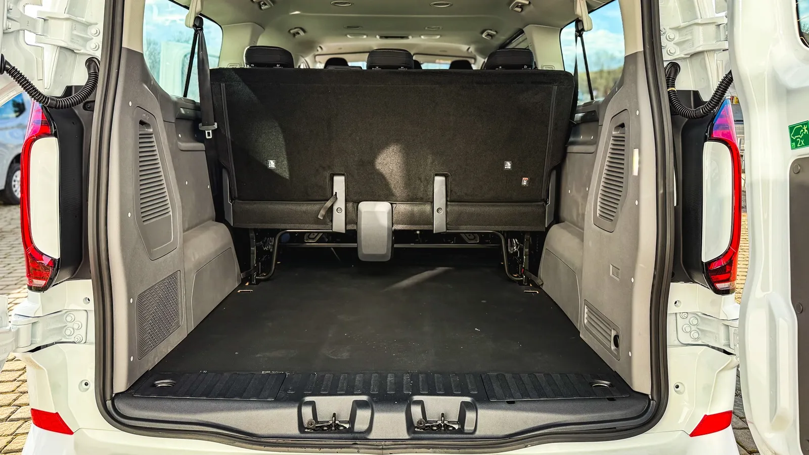 Imaginea unui Caravelle Life LR 2.0 TDI 81 kW