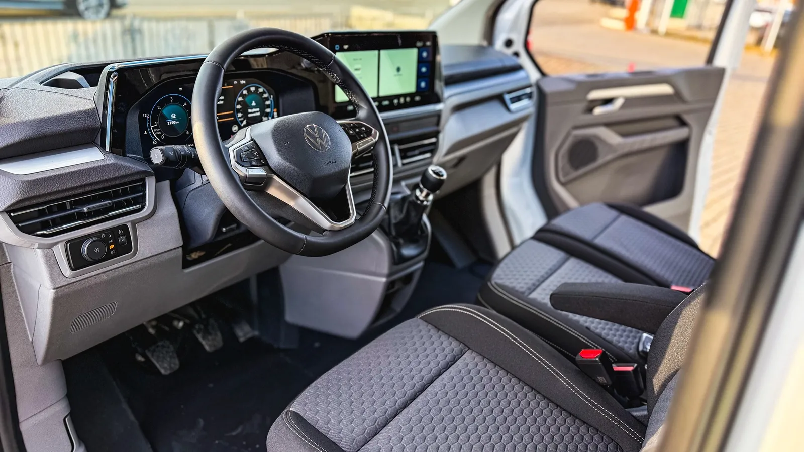 Imaginea unui Caravelle Life LR 2.0 TDI 81 kW