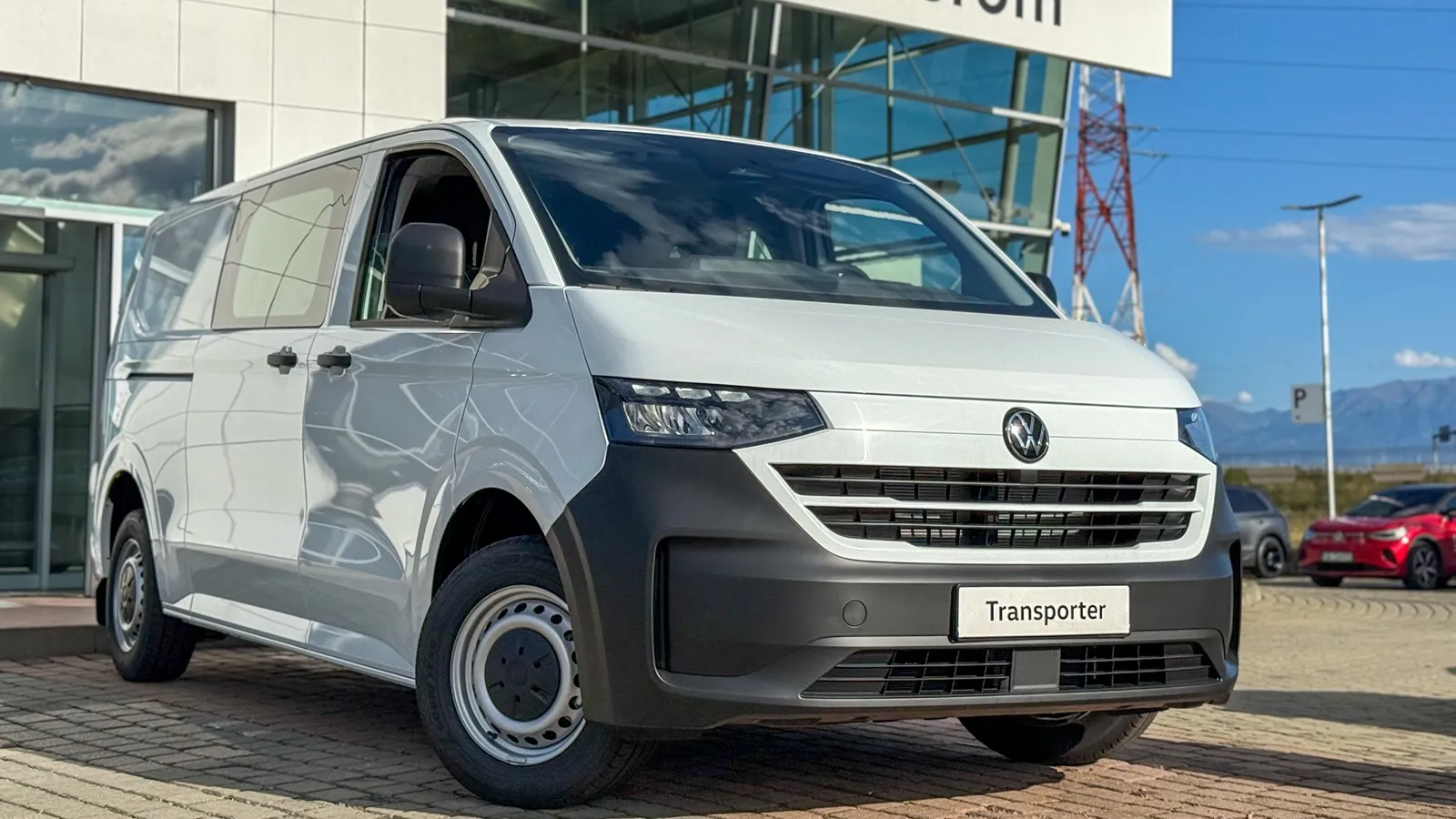 Imaginea unui T7 Furgon Plus LR 2.0 TDI 81 kW