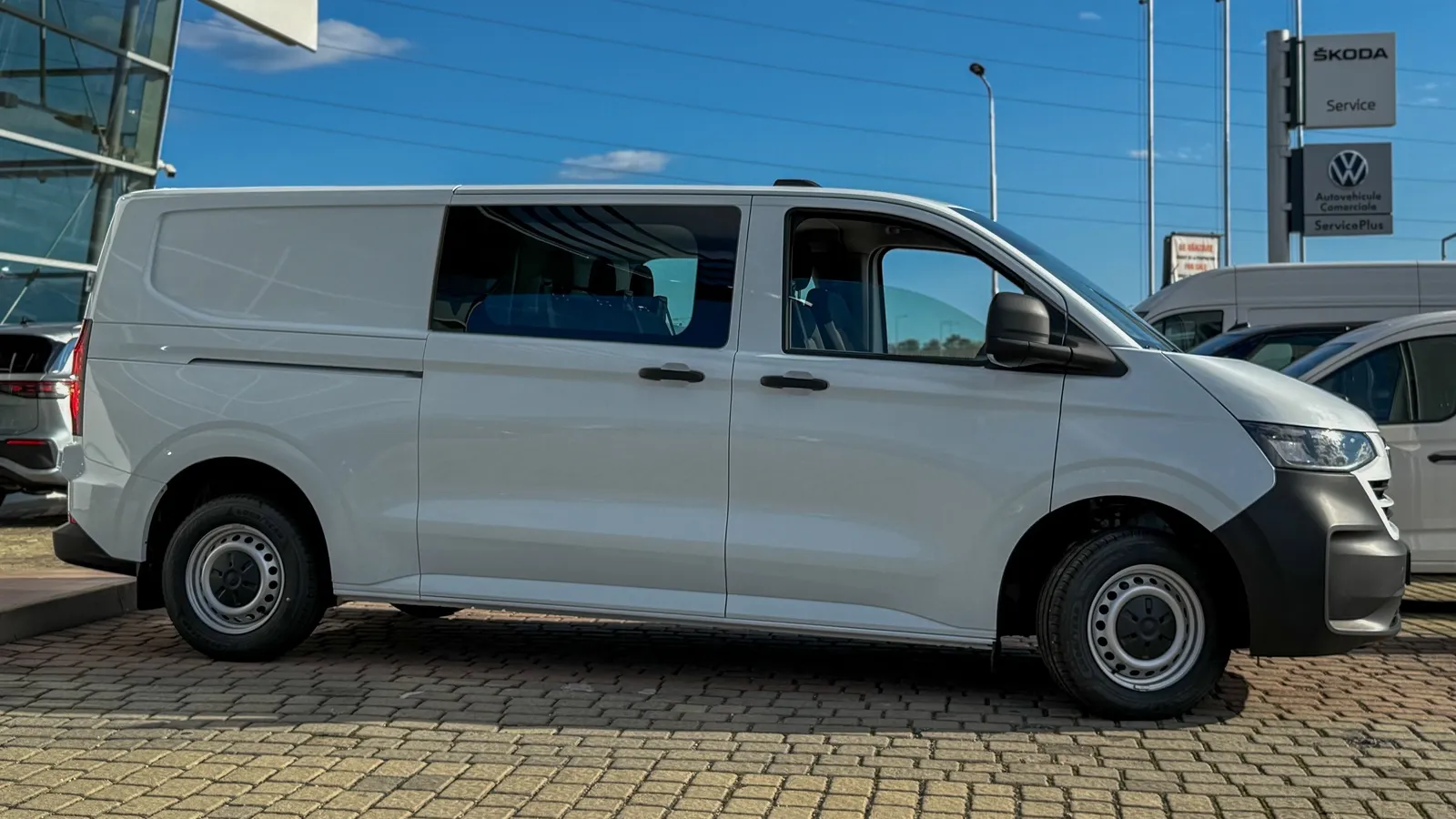 Imaginea unui T7 Furgon Plus LR 2.0 TDI 81 kW