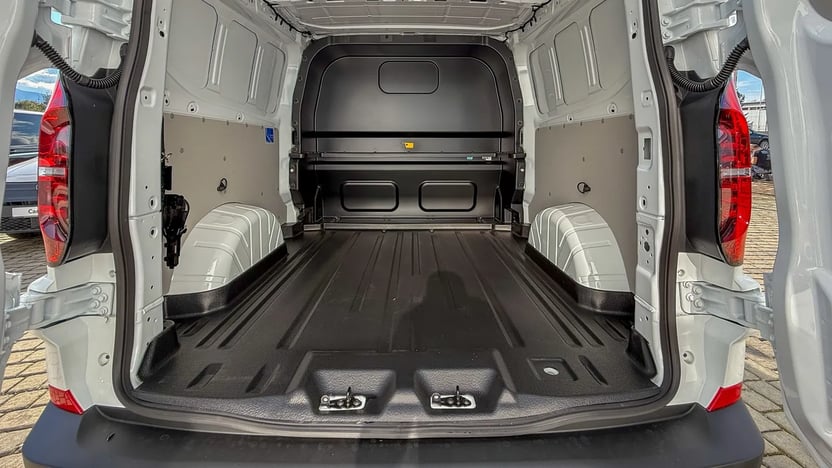 Imaginea unui T7 Furgon Plus LR 2.0 TDI 81 kW