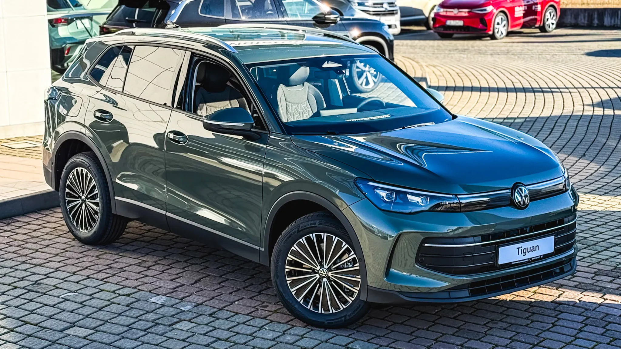 Imaginea unui Noul Tiguan Life Hybrid 1,5 TSI DSG