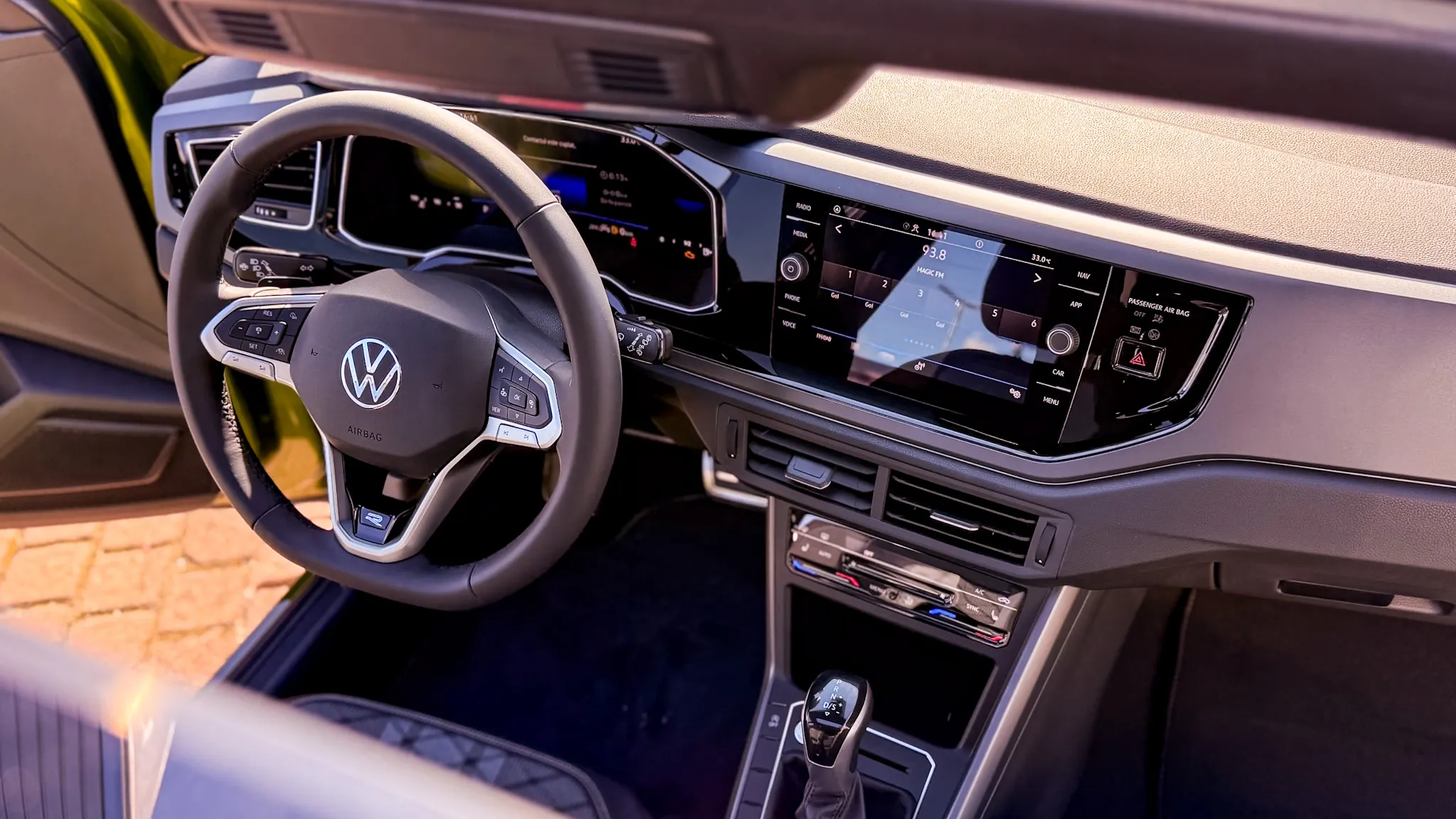 Imaginea unui Taigo R-Line 1.5 TSI DSG