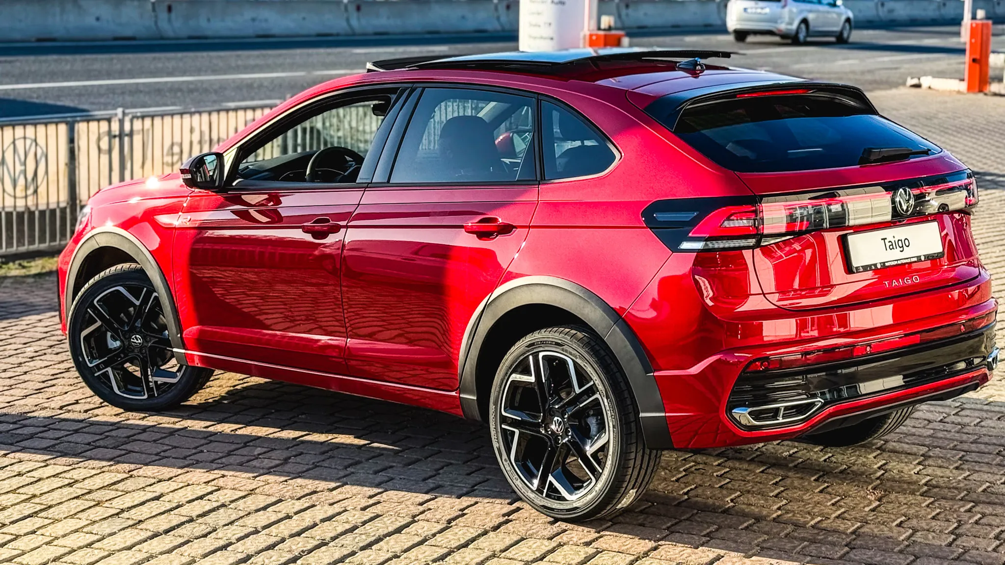 Imaginea unui Taigo R-Line 1.5 TSI DSG