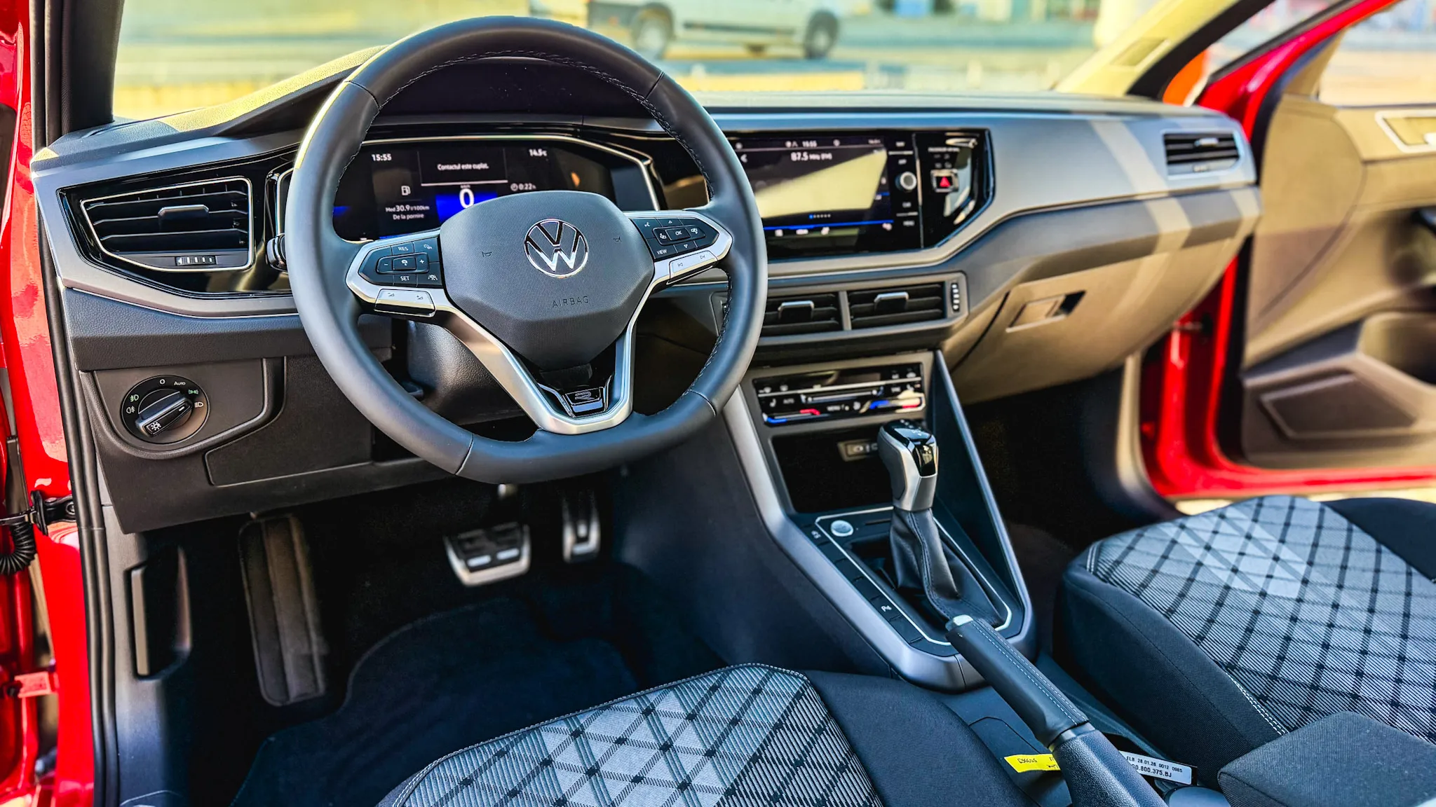 Imaginea unui Taigo R-Line 1.5 TSI DSG