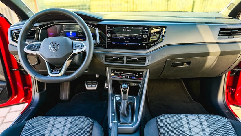 Imaginea unui Taigo R-Line 1.5 TSI DSG