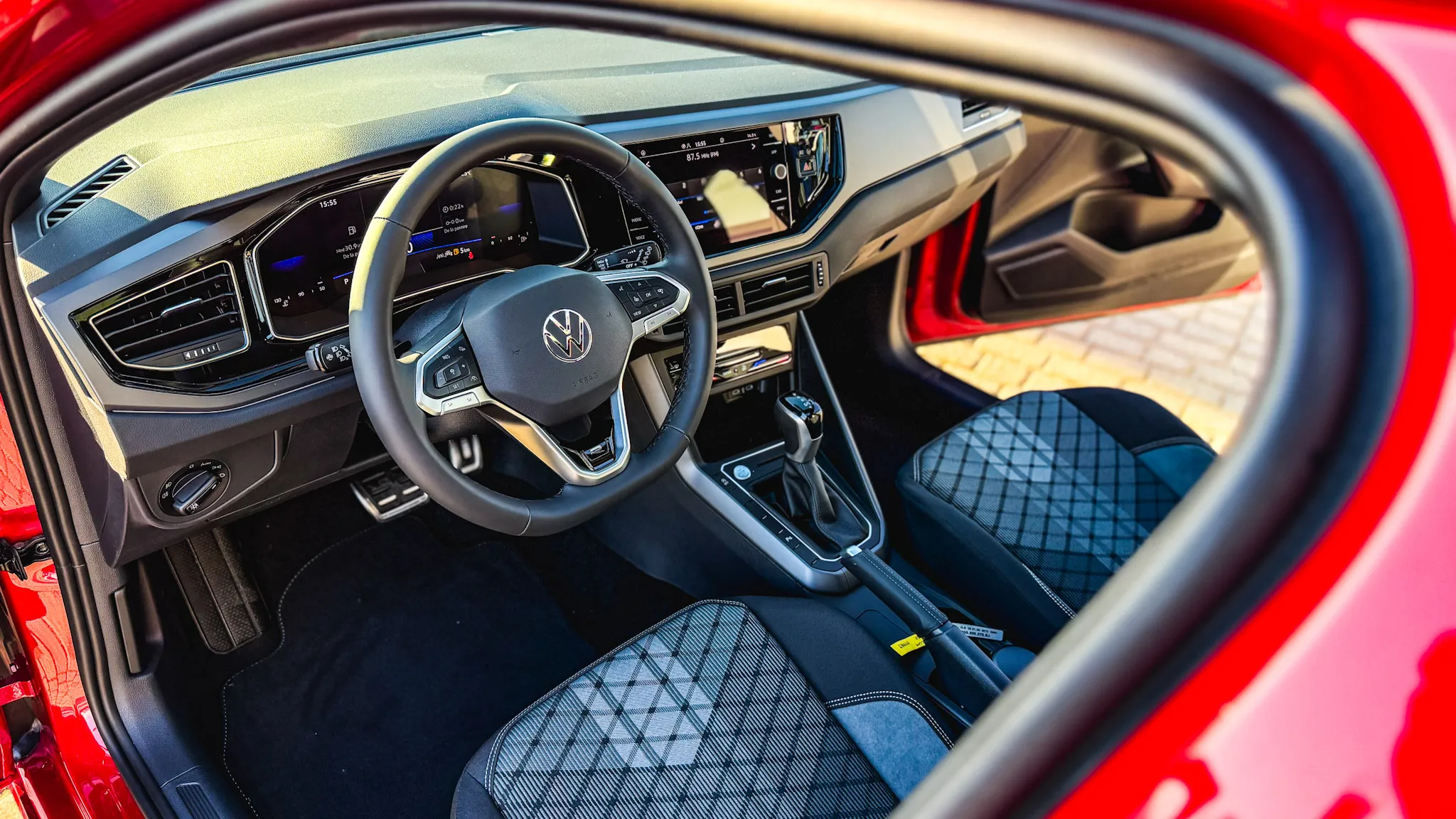 Imaginea unui Taigo R-Line 1.5 TSI DSG