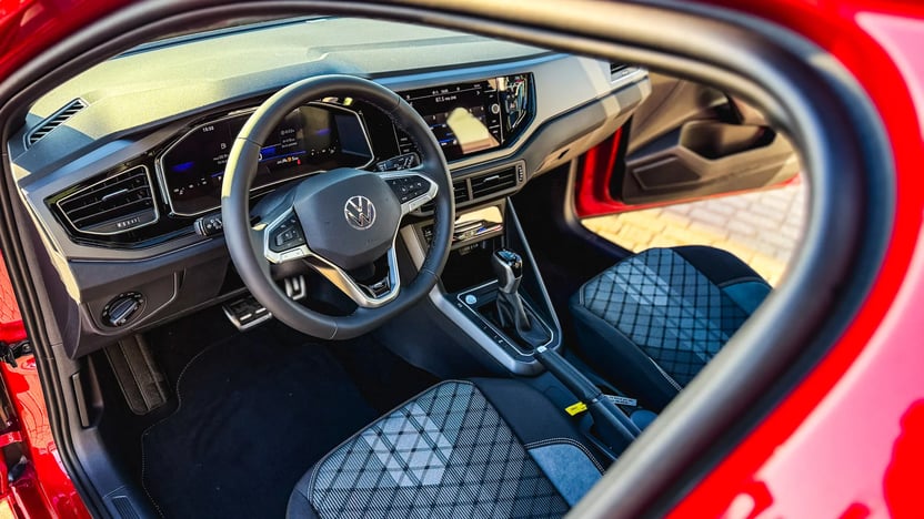 Imaginea unui Taigo R-Line 1.5 TSI DSG