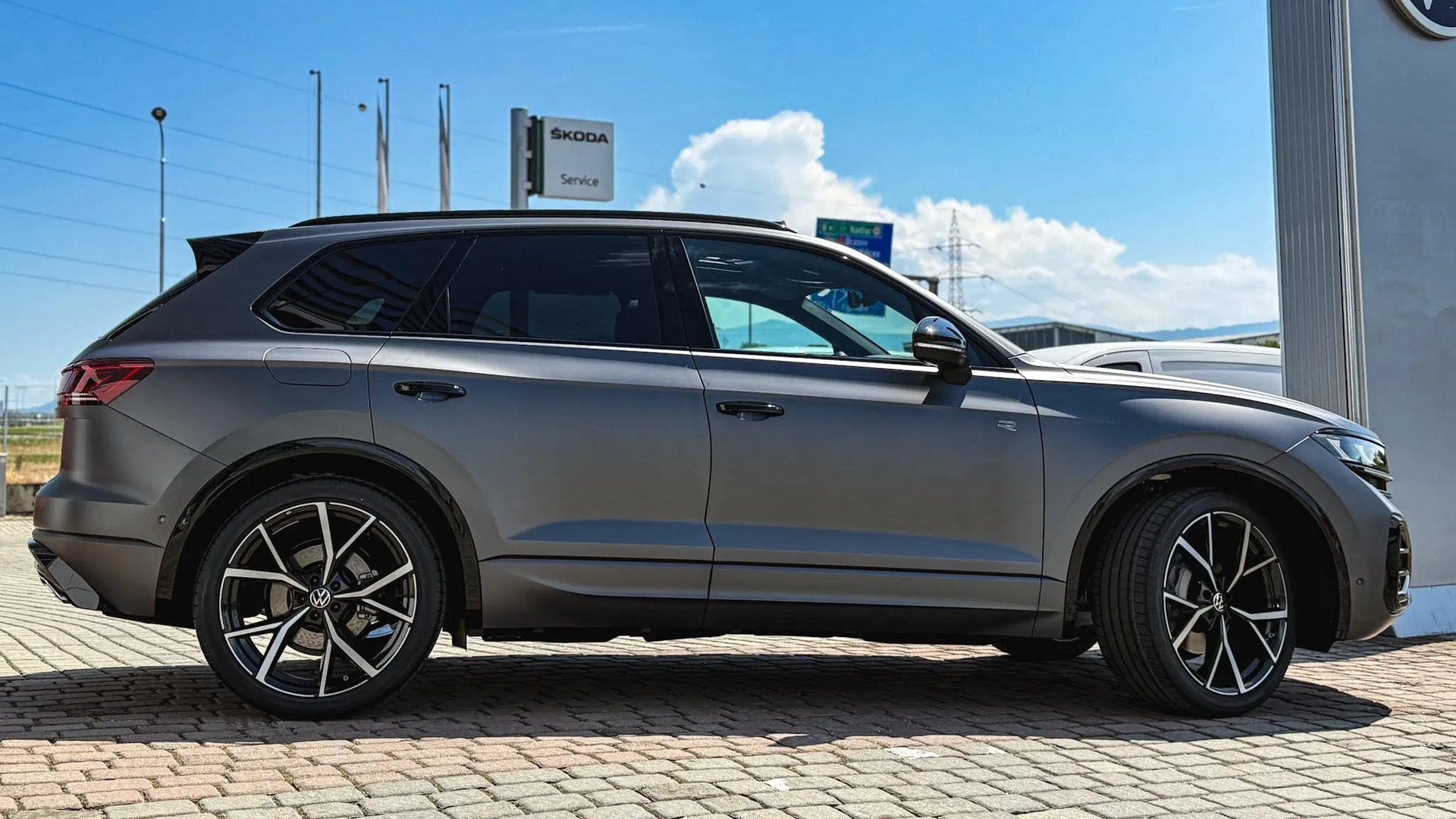 Noul Touareg R-Line V6 TDI